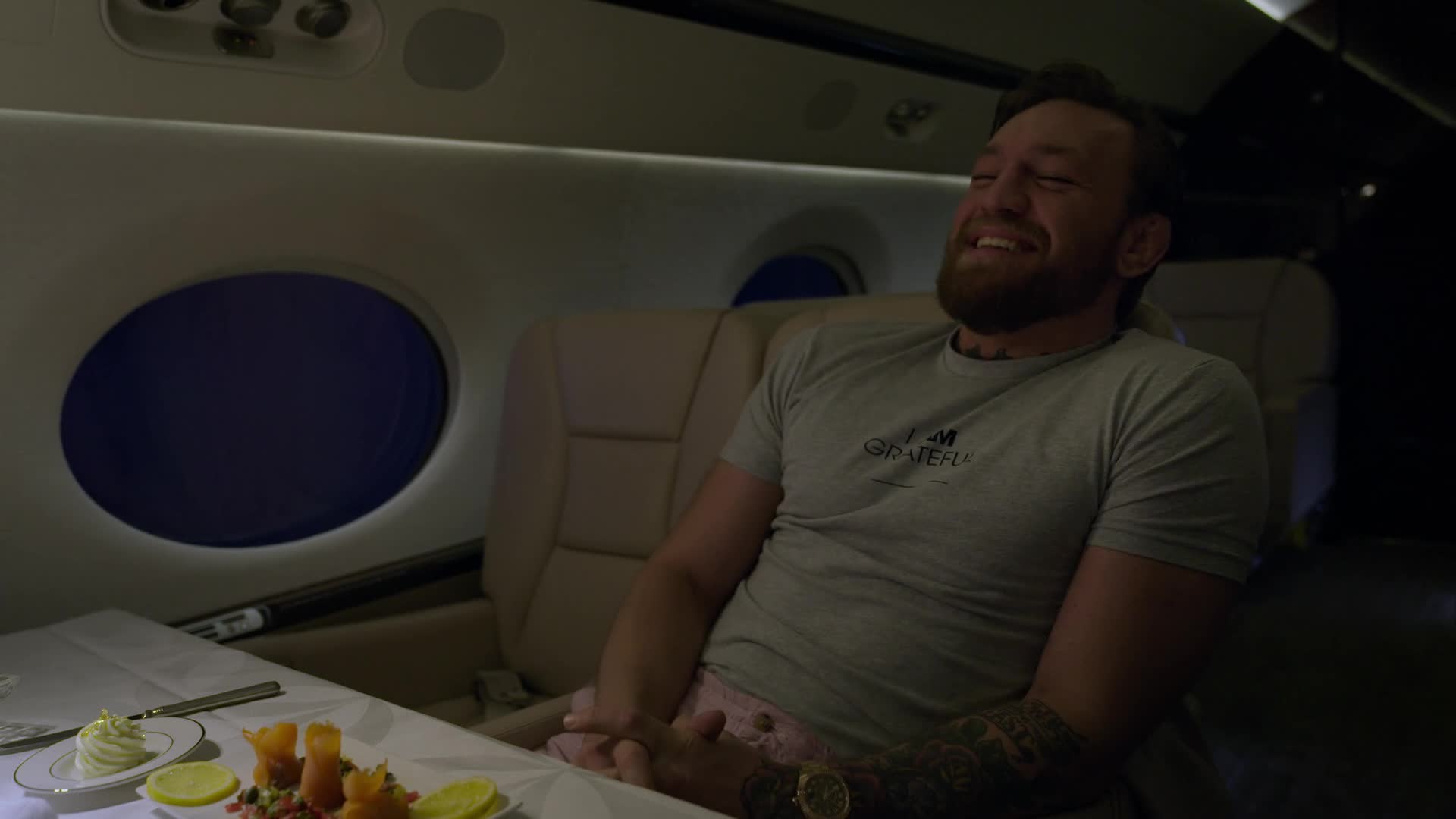 McGREGOR FOREVER S01E03 Jsem do toho blazen