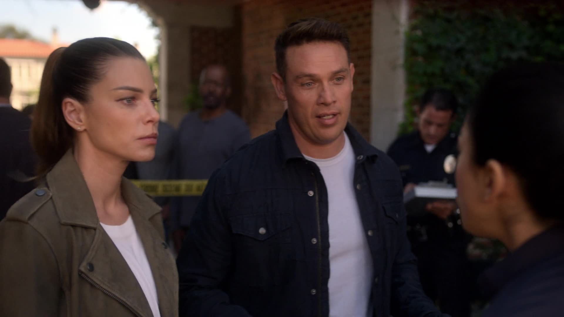 Lucifer S04E05 CZ dabing HD