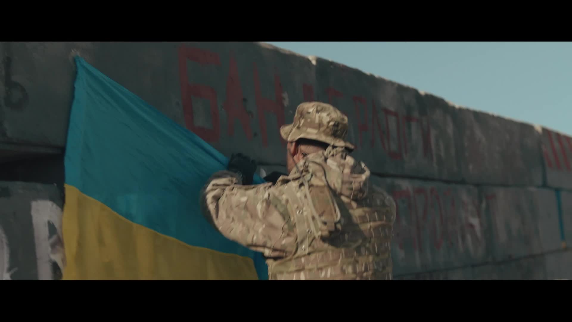 Odstřelovač Bílý havran 2022 valecny drama CZ dabing HD