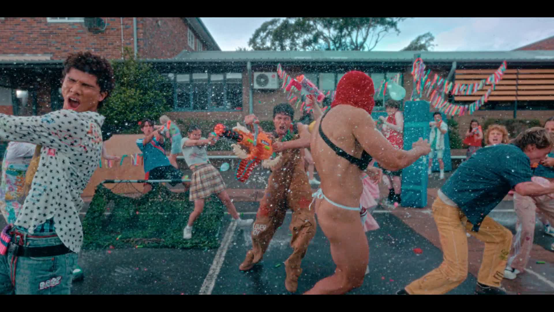 Škola zlomených srdcí S03E01 2026 CZ dabing HD