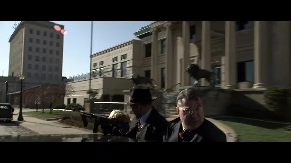 Veřejní nepřátelé (Christian Bale,Woody Harrelson,Casey Affleck,Zoe Saldana 2013 Thriller Krimi Drama Bdrip, 1080p ) Cz dabing