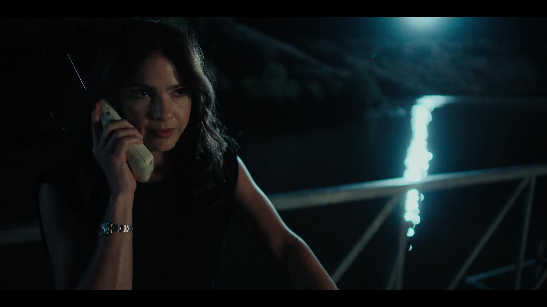 Na maděru S01E05 Nekdo tu strili